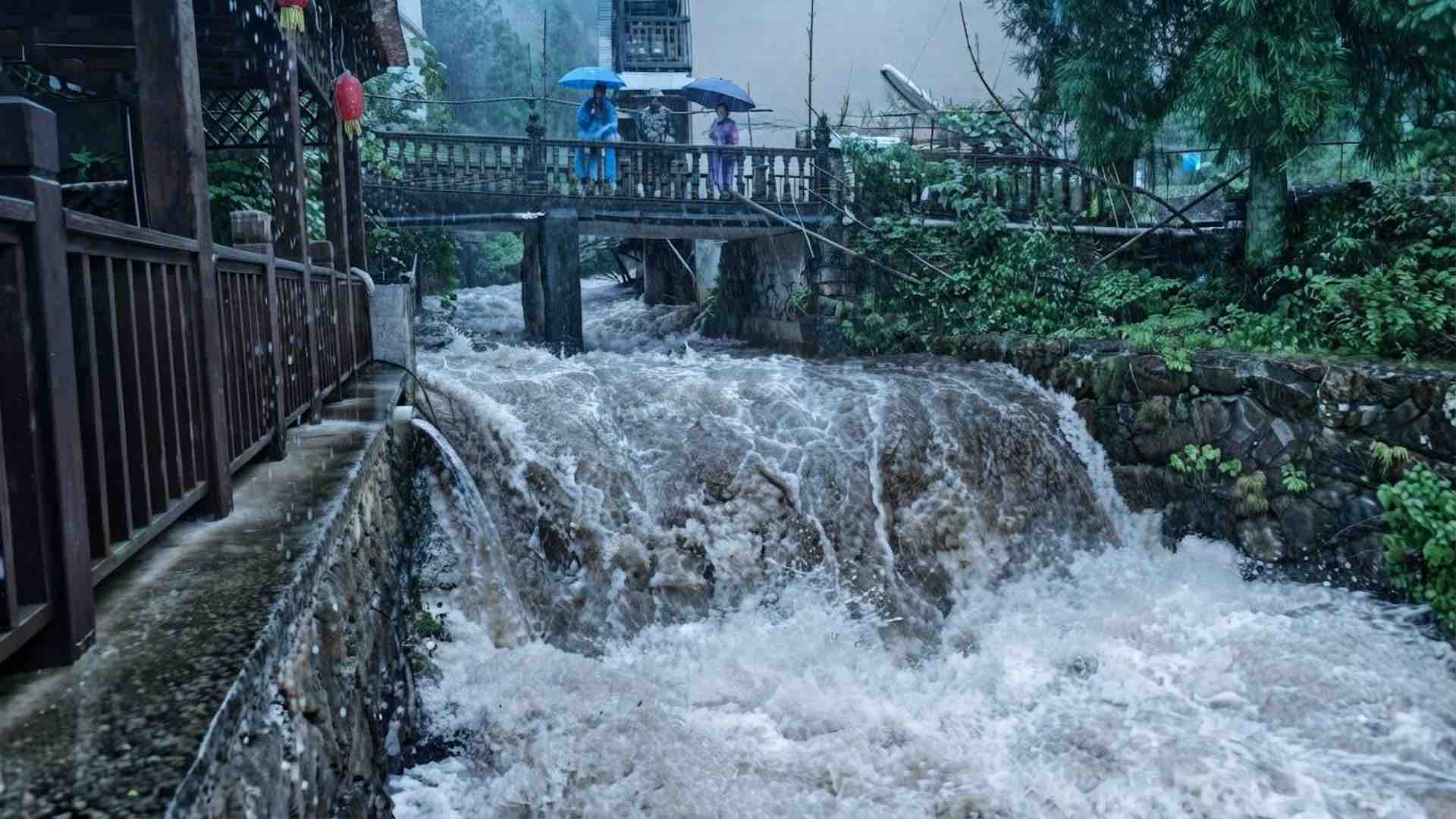China widens flood response after Typhoon Dolphin landfalls